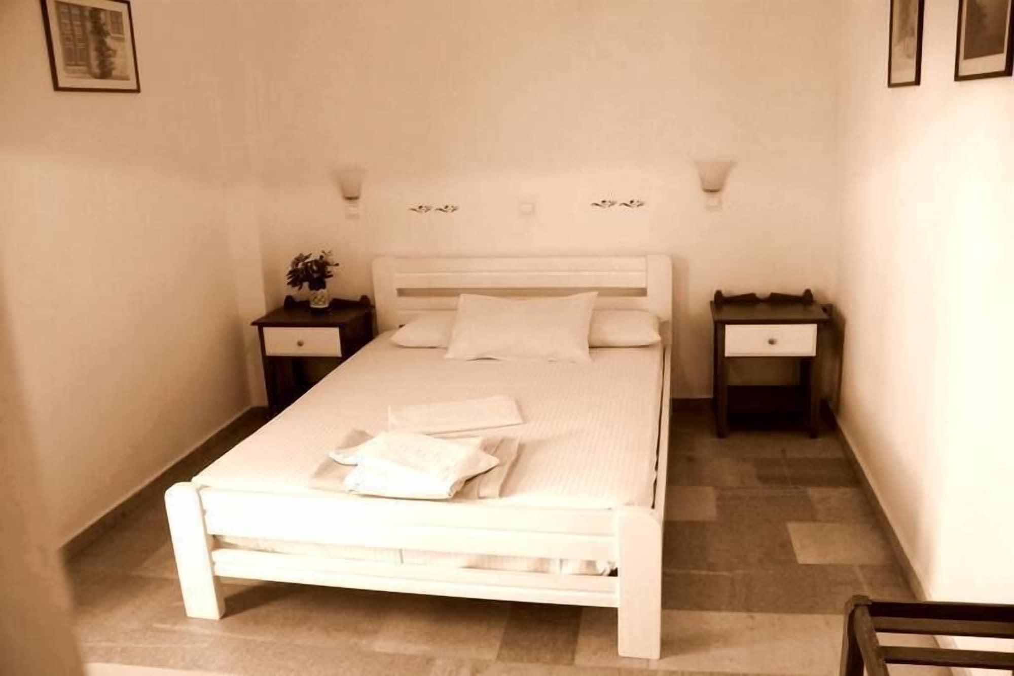 Fikas Hotel Naxos City Экстерьер фото