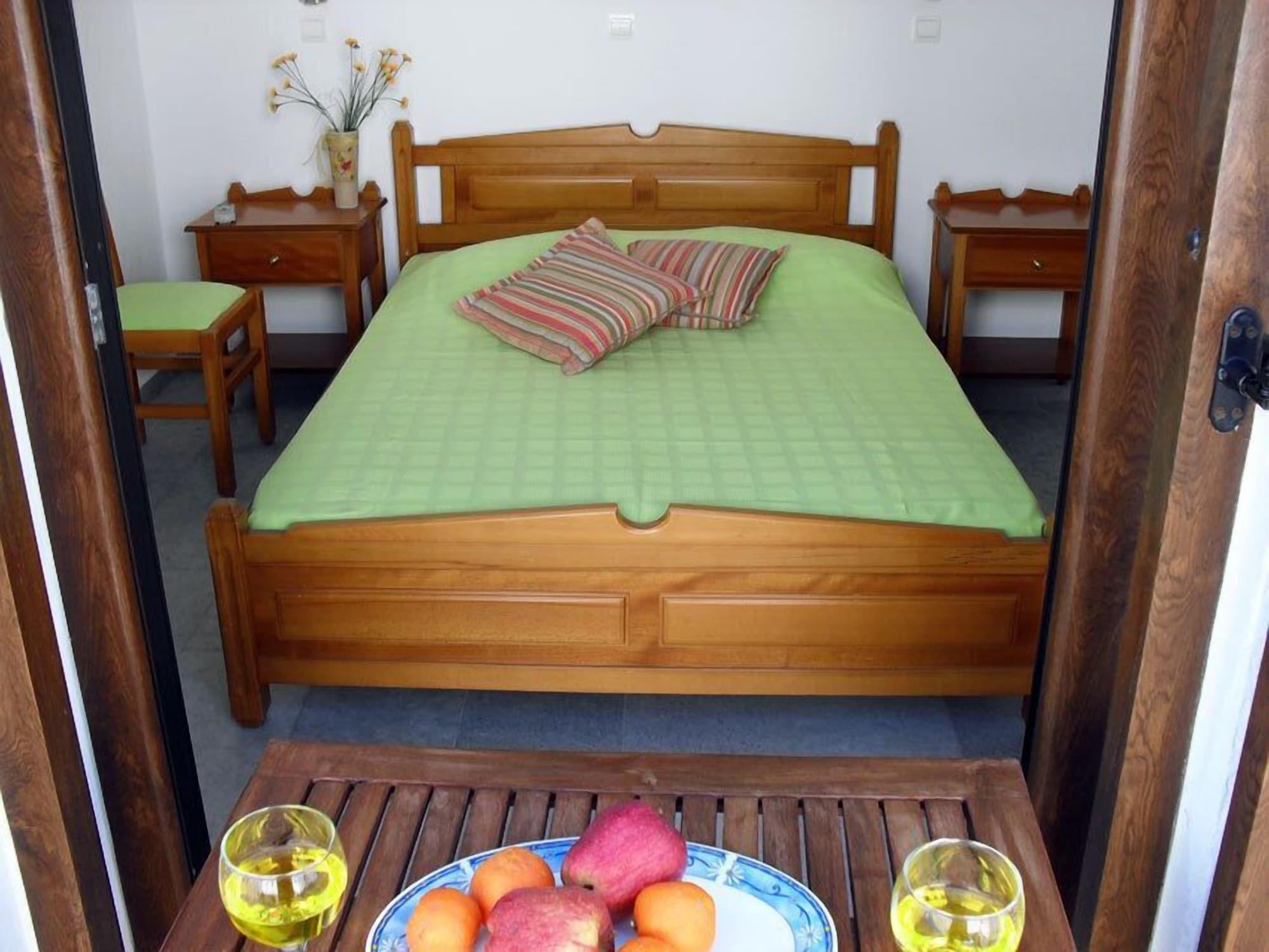 Fikas Hotel Naxos City Экстерьер фото