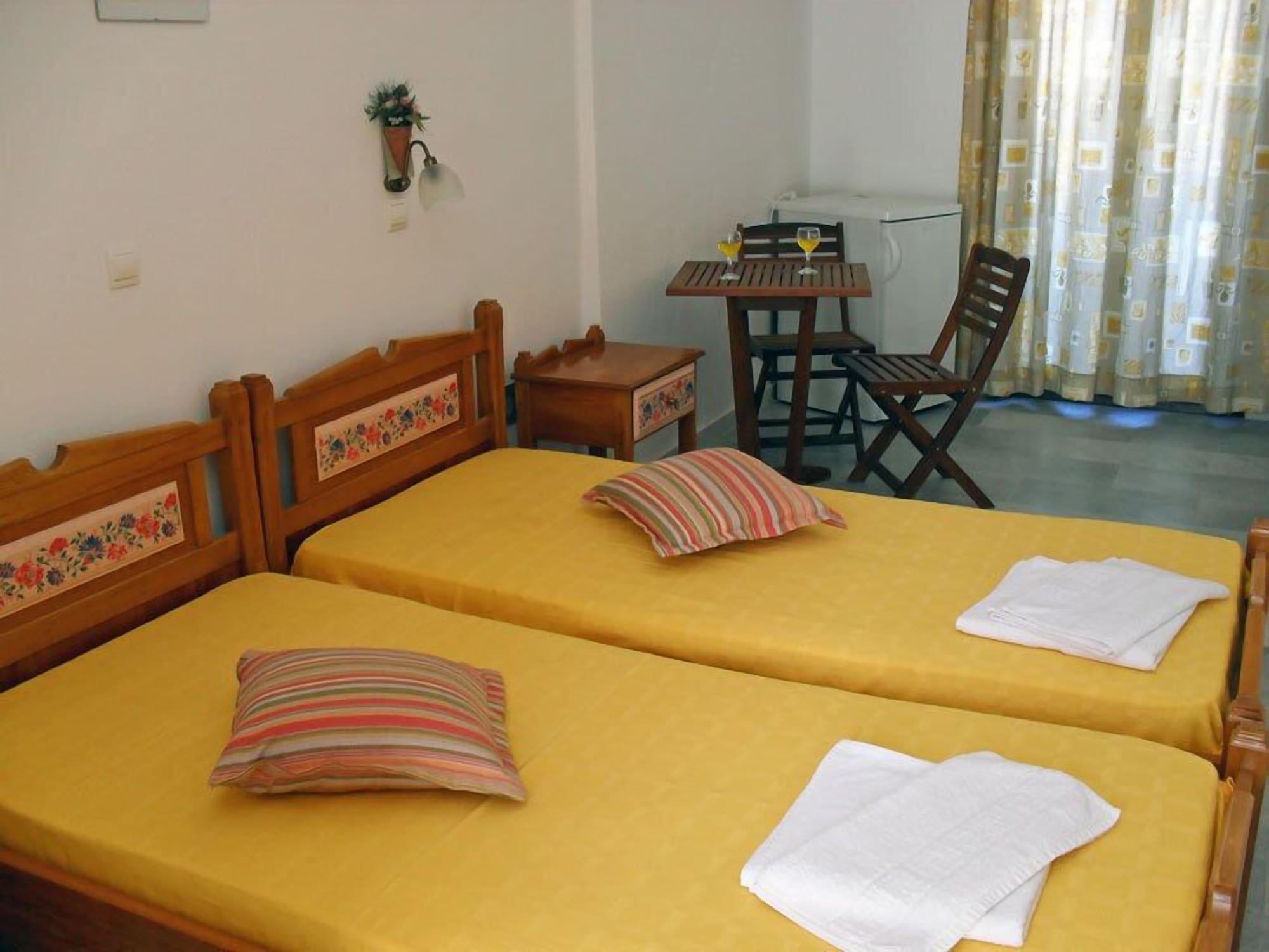 Fikas Hotel Naxos City Экстерьер фото